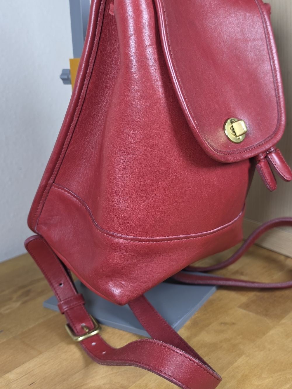 Coach 9960 Red Leather Daypack Backpack Exceptional Vintage Condition Hang Tag - Picture 10 of 12